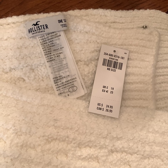 🛑Winter White Hollister Wrap/Scarf - Picture 3 of 5